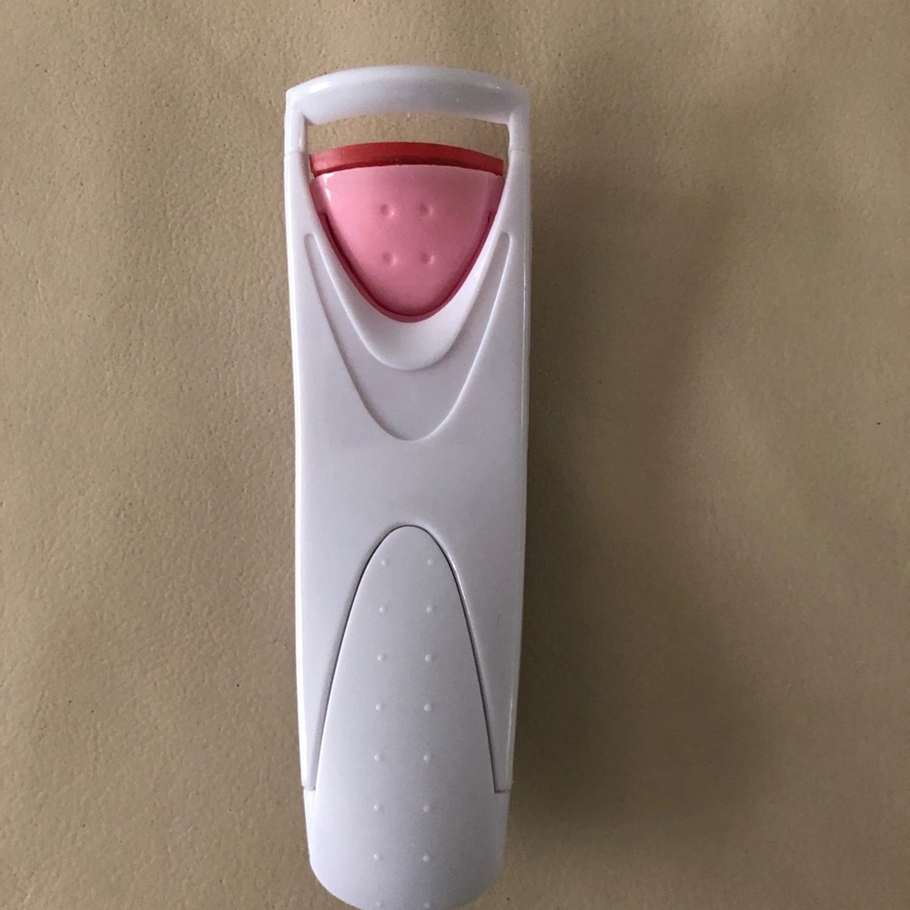 Brand New Heated Eyelash Curler